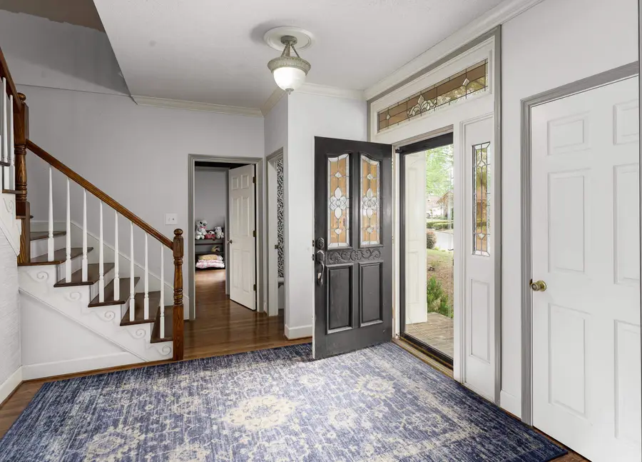 113 E Queensbury Ln, Florence, AL 35630 - #3