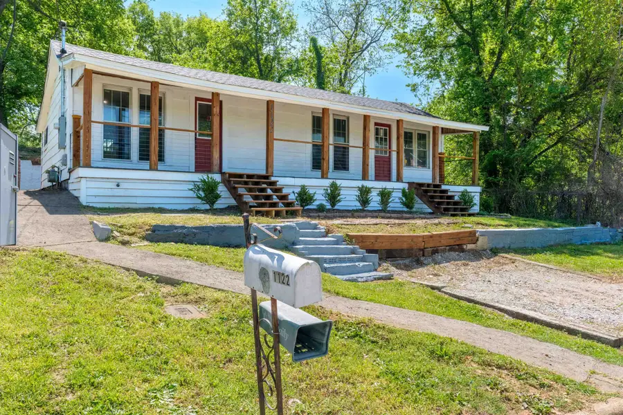 1122 E Bluff St, Florence, AL 35630 - #3