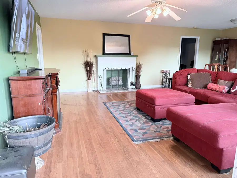 219 Wilson Ave, Florence, AL 35630 - #2