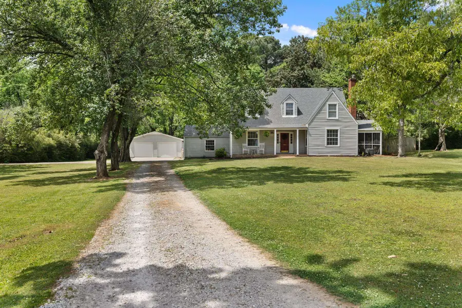 1801 Palmer St, Florence, AL 35630 - #2