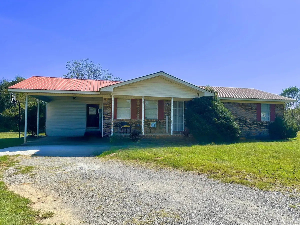 102 Clint Warren St, Hanceville, AL 35077 - #1