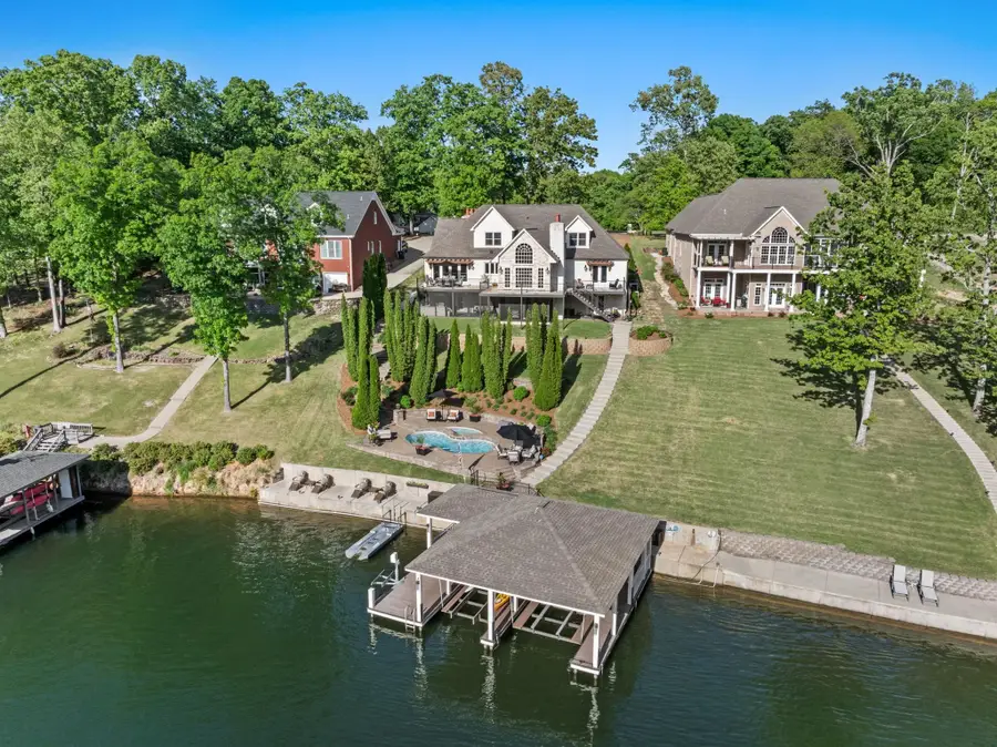 605 Hunter Point Cv, Muscle Shoals, AL 35661 - #3