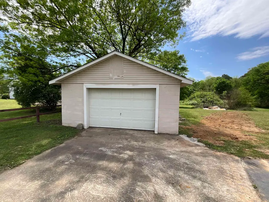 884 Rose St, Rogersville, AL 35652 - #2