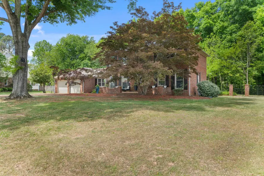 309 Westbury Ln, Florence, AL 35630 - #3