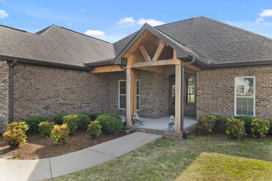 185 Valley Grove St, Tuscumbia, AL 35674 - #3