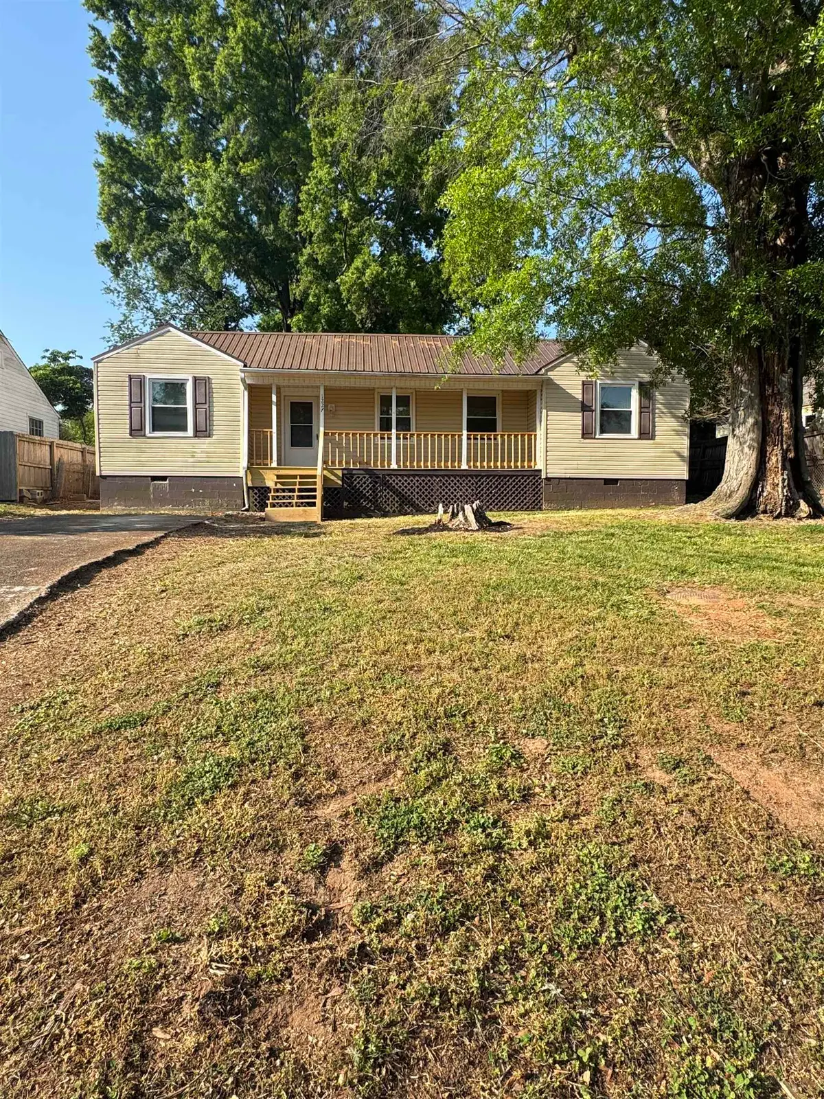 1227 York St, Sheffield, AL 35660 - #1