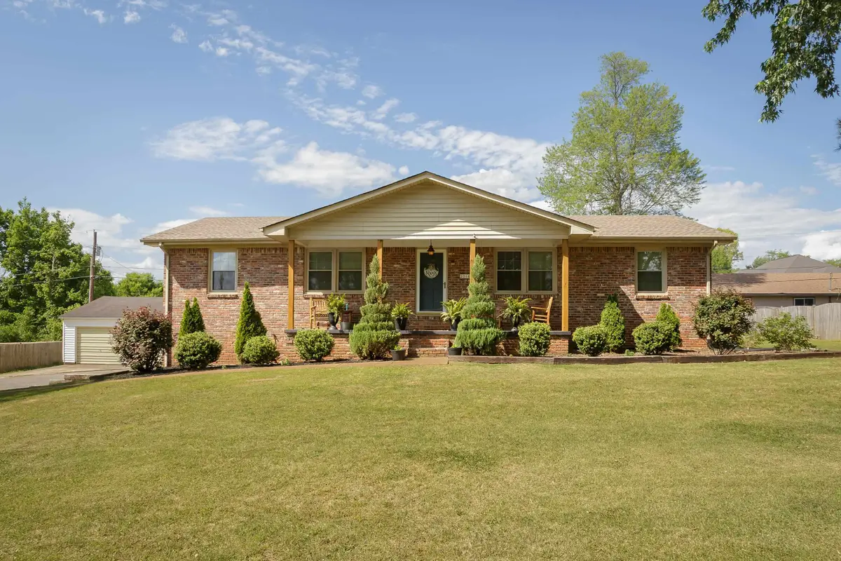 2016 Saxton Dr, Florence, AL 35630 - #1