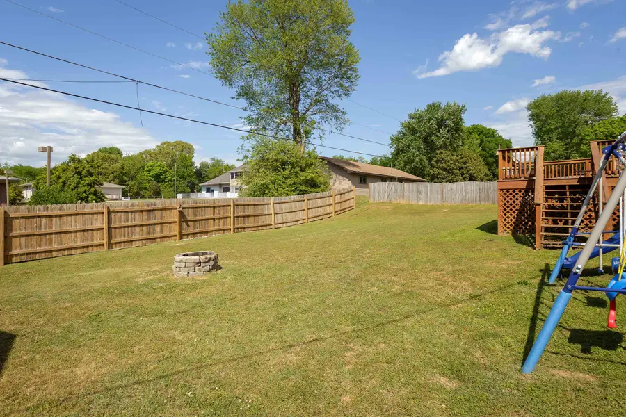 2016 Saxton Dr, Florence, AL 35630 - #3