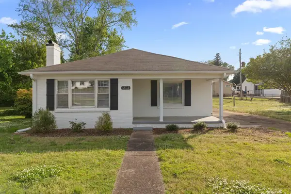 1203 Spruce Cir, Sheffield, AL 35660