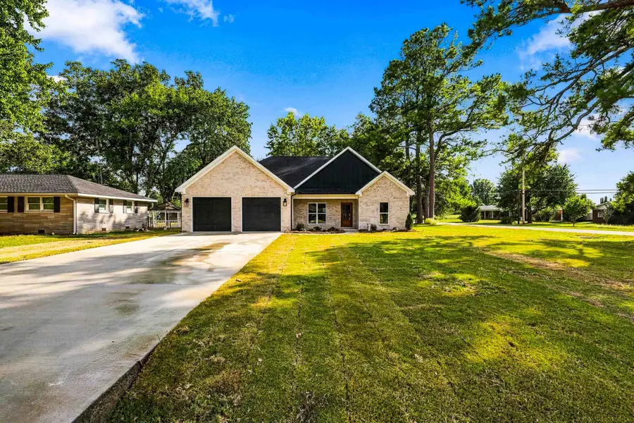 400 Lasalle Ave, Muscle Shoals, AL 35661 - #2