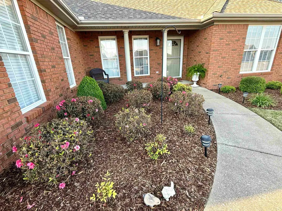 107 Old Hickory Dr, Florence, AL 35630 - #2