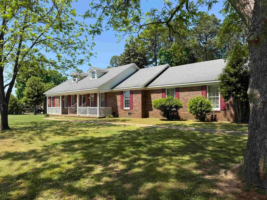 1925 Berry Ave, Florence, AL 35630 - #2