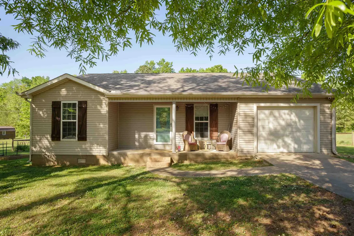 247 Osborn Hill Rd, Tuscumbia, AL 35674 - #1