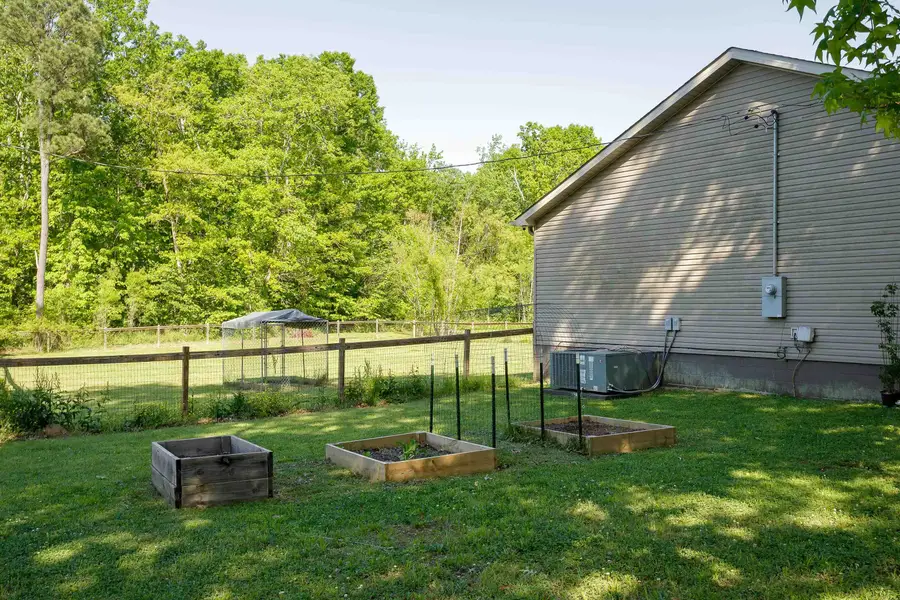 247 Osborn Hill Rd, Tuscumbia, AL 35674 - #3