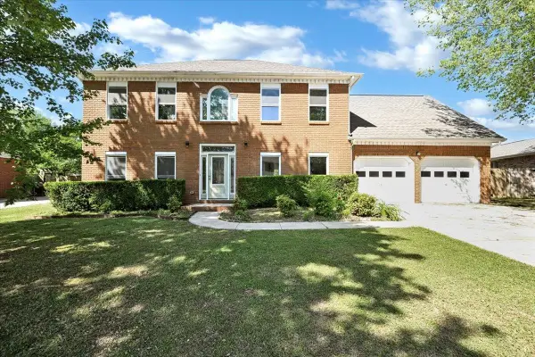 2411 Huntington Ln, Decatur, AL 35601
