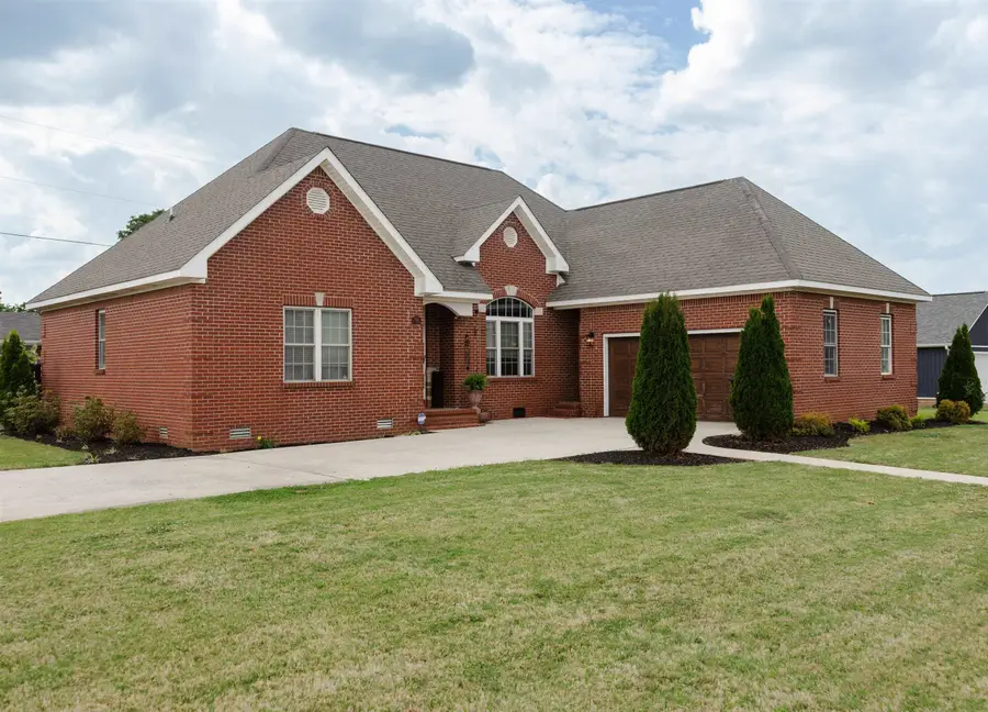 710 Firestone Ave, Muscle Shoals, AL 35661 - #3