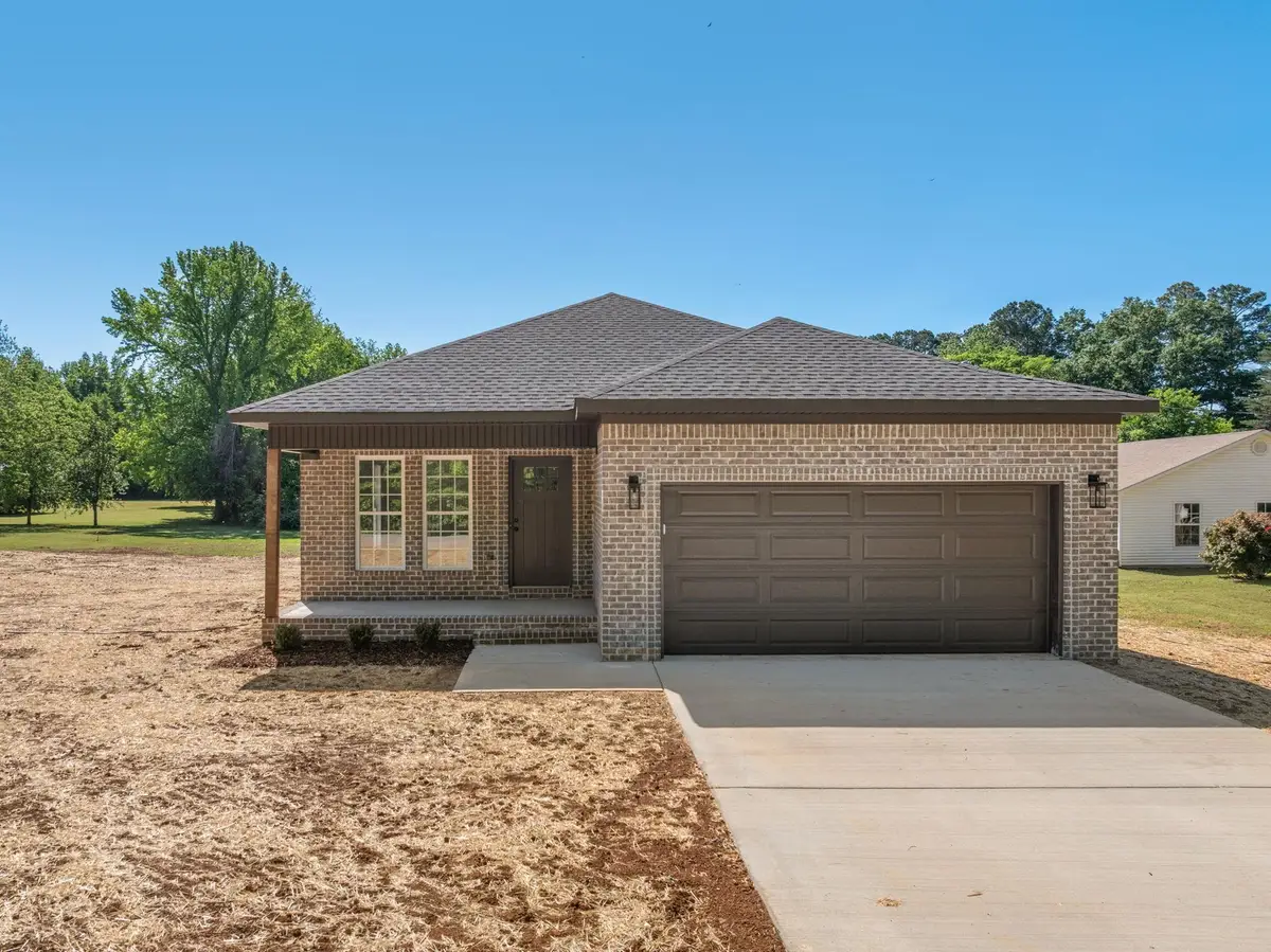 779 River Ln, Tuscumbia, AL 35674 - #1