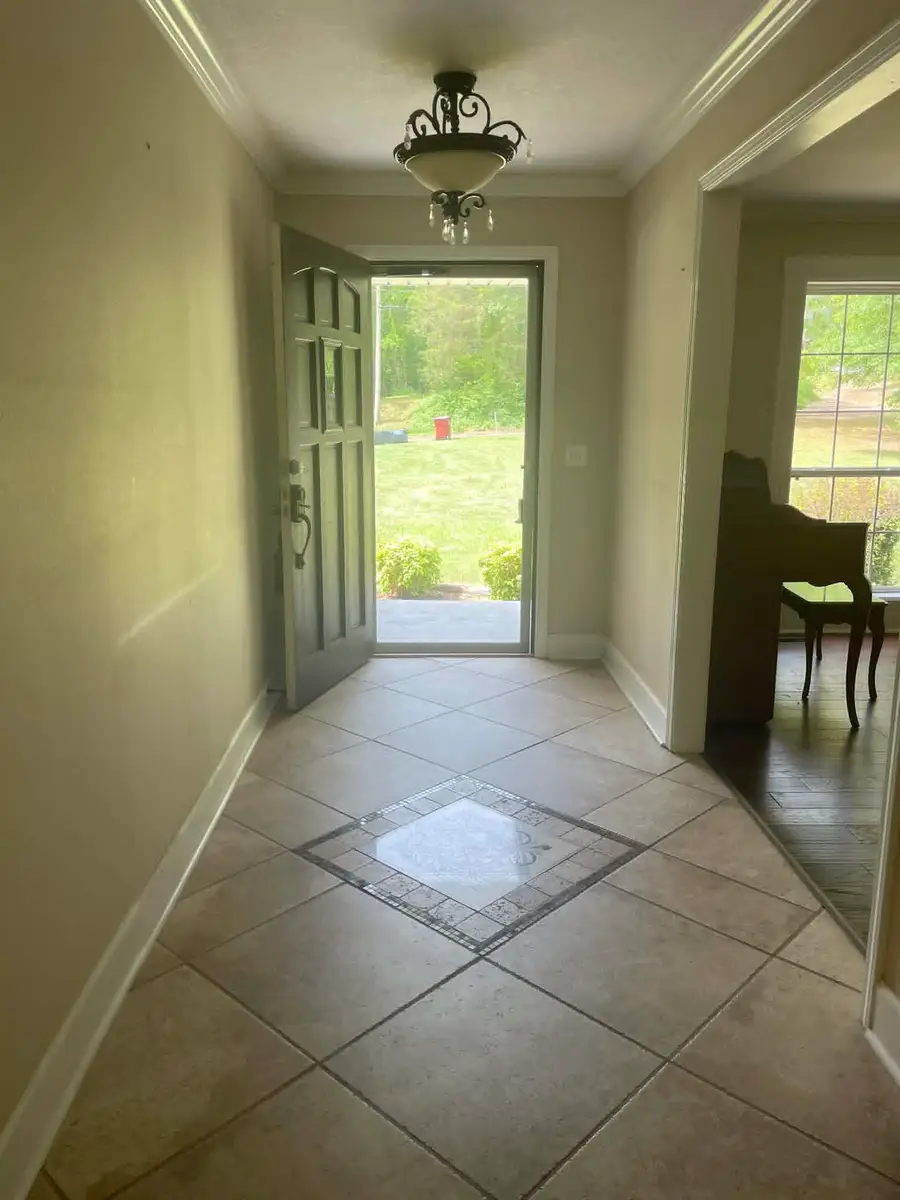 762 NW 2nd St, Hamilton, AL 35570 - #3