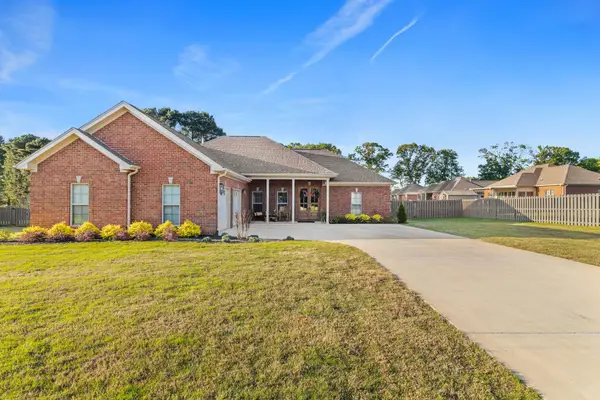 433 Dartmoor Dr, Killen, AL 35645
