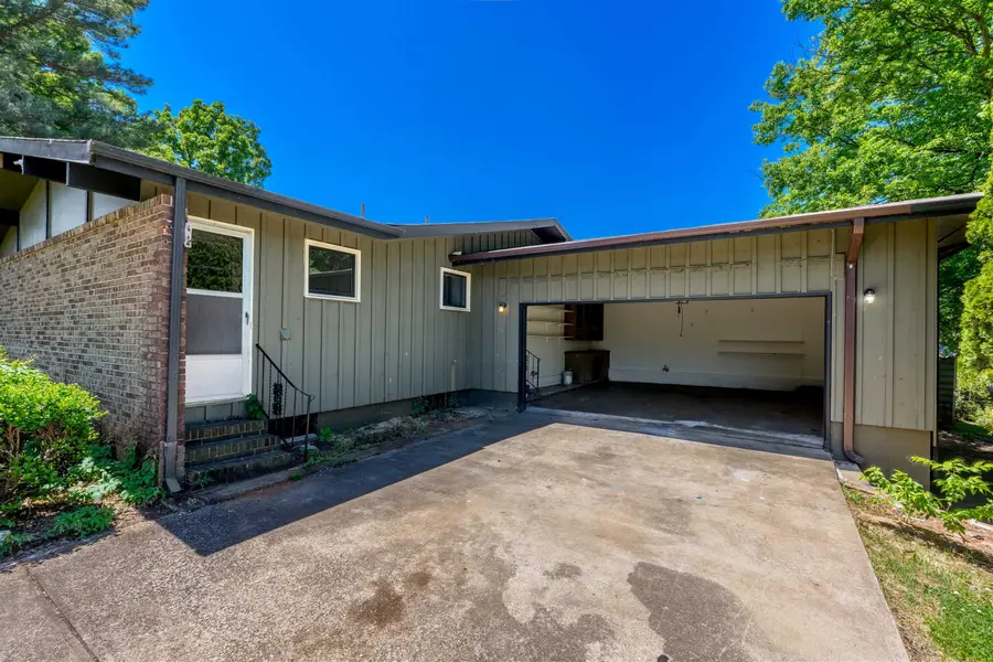 2215 Haviland Dr, Florence, AL 35630 - #3