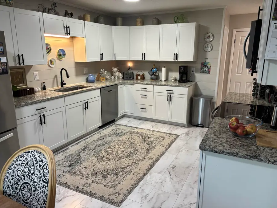 1707 Pine St, Athens, AL 35611 - #3