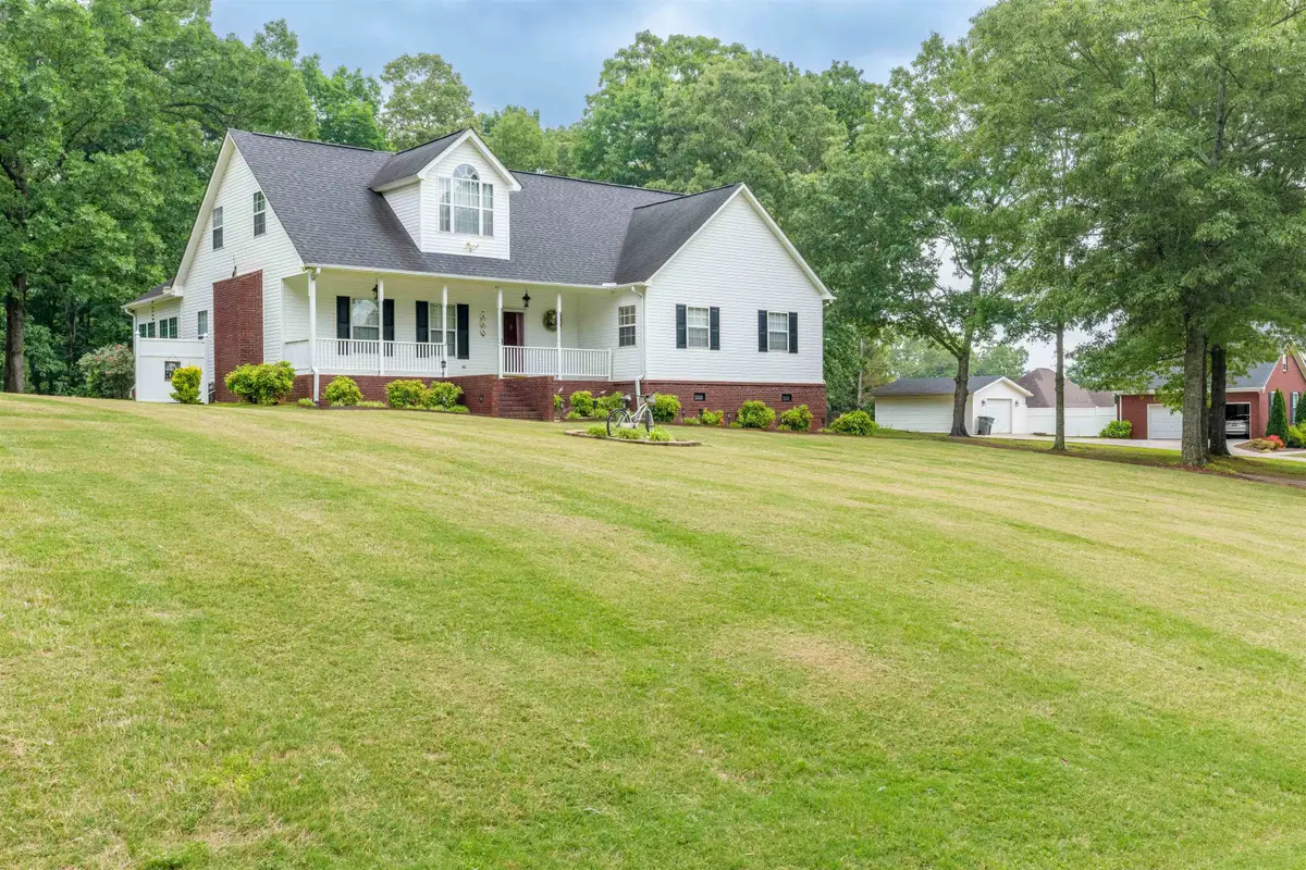 500 Plantation Dr, Killen, AL 35645 - #1