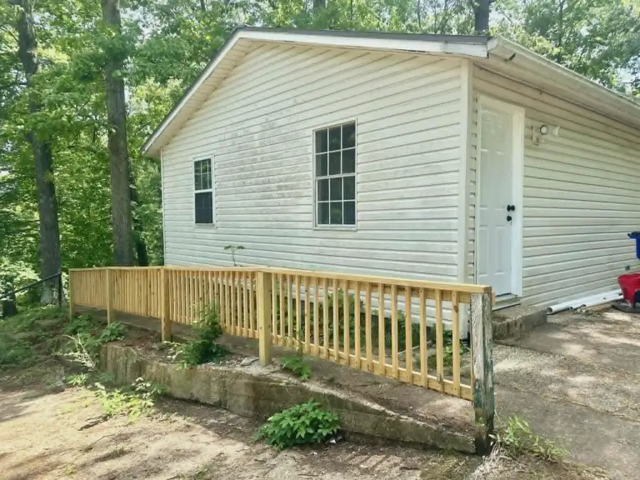 2121 Old Cloverdale Rd, Florence, AL 35630 - #2