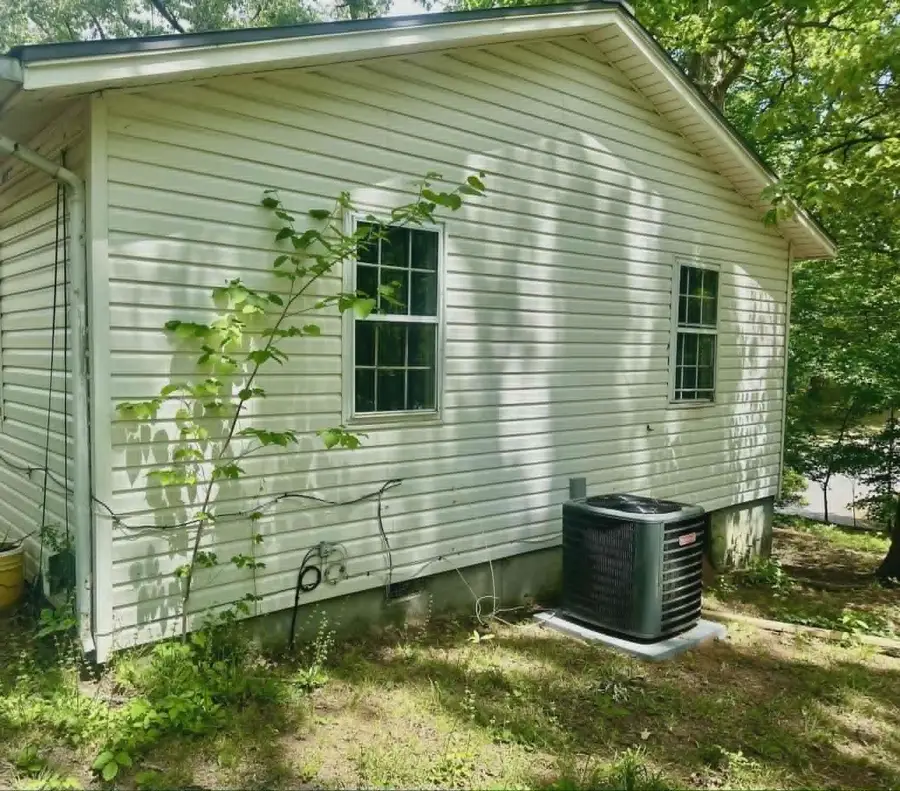 2121 Old Cloverdale Rd, Florence, AL 35630 - #3