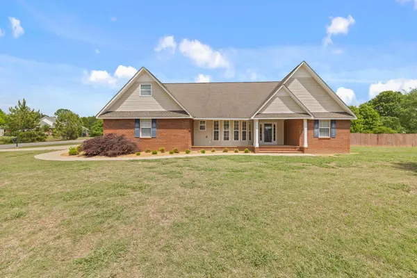 690 Cloverleaf Cir, Killen, AL 35645