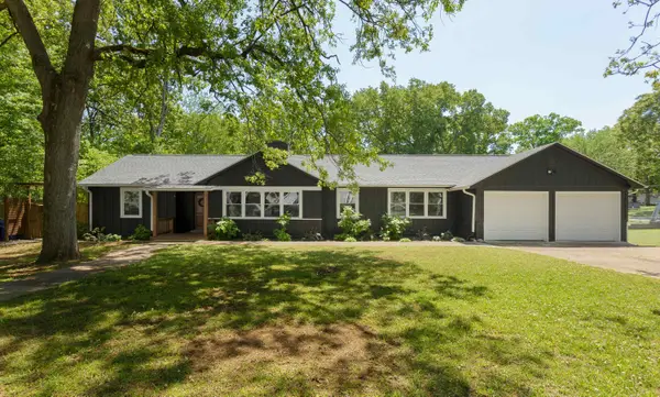 137 W Duncan Ave, Florence, AL 35630