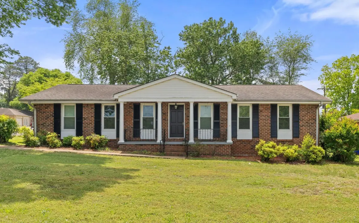 2138 Cloyd Blvd, Florence, AL 35630 - #1