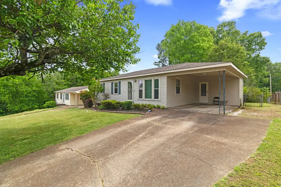 24 Smith St, Florence, AL 35630 - #2