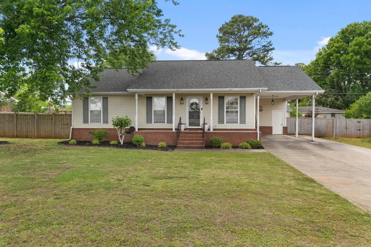 1604 Edison Ave, Muscle Shoals, AL 35661 - #1