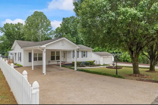 2406 Carlyle St, Florence, AL 35630