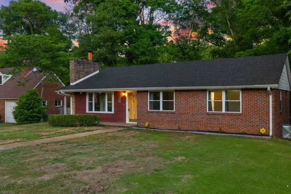 606 River Bluff Dr, Sheffield, AL 35660