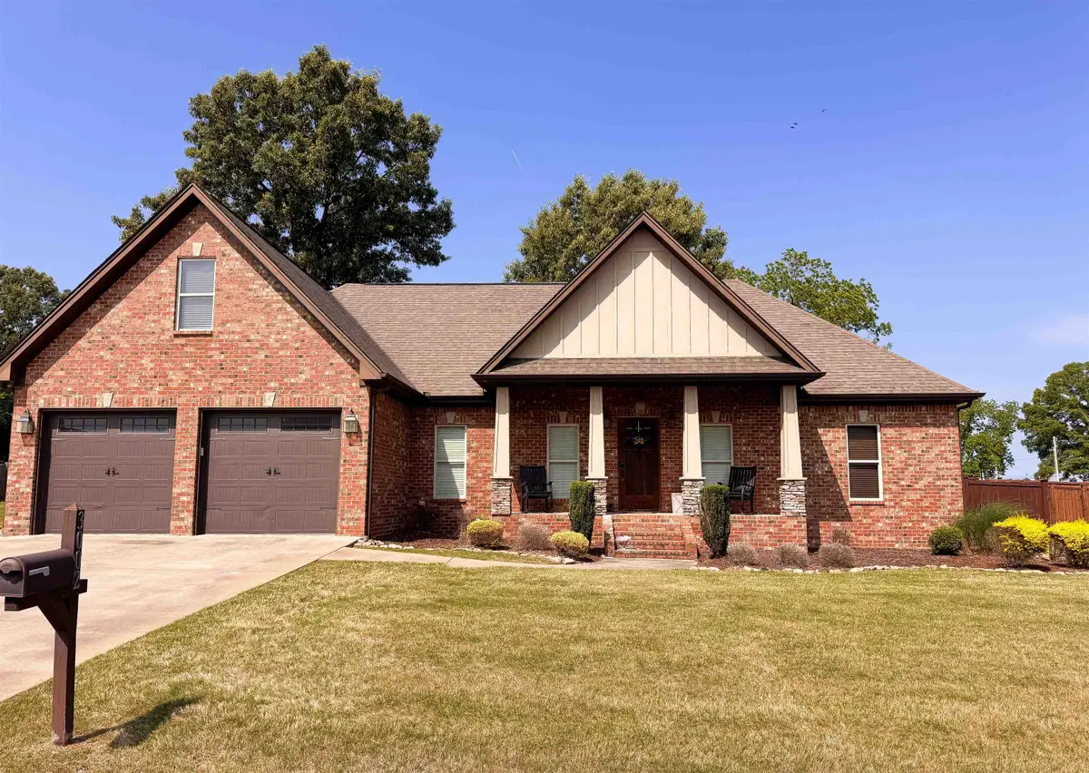 3002 Tanner Ave, Muscle Shoals, AL 35661 - #1