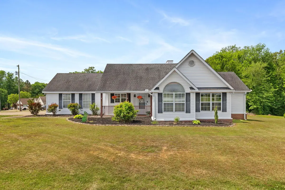 1000 Brookhill Dr, Killen, AL 35645 - #1