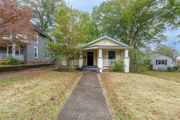 821 Meridian St, Florence, AL 35630