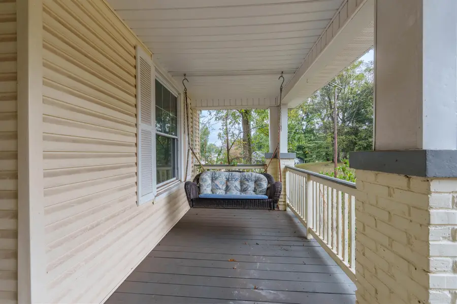 821 Meridian St, Florence, AL 35630 - #3