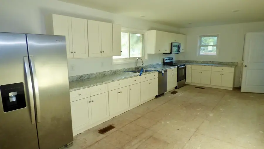 5030 Co Rd 85, Florence, AL 35633 - #3