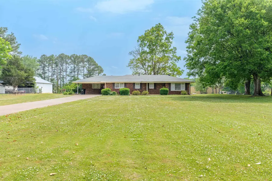 202 Blaine St, Muscle Shoals, AL 35661 - #2