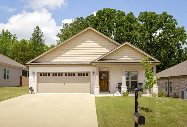 117 Sugar Maple Dr, Florence, AL 35633
