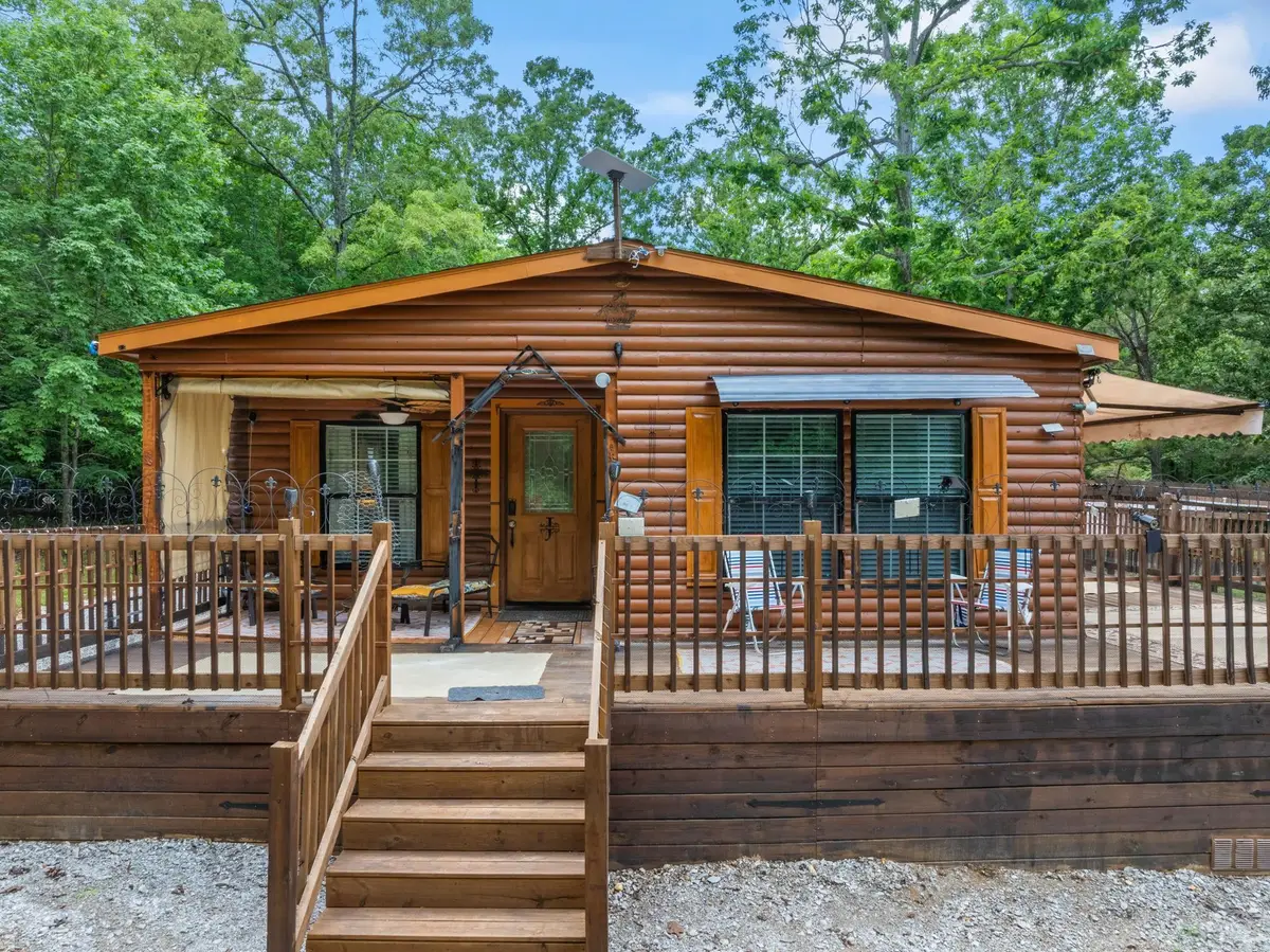 5604 Frankfort Rd, Tuscumbia, AL 35674 - #1