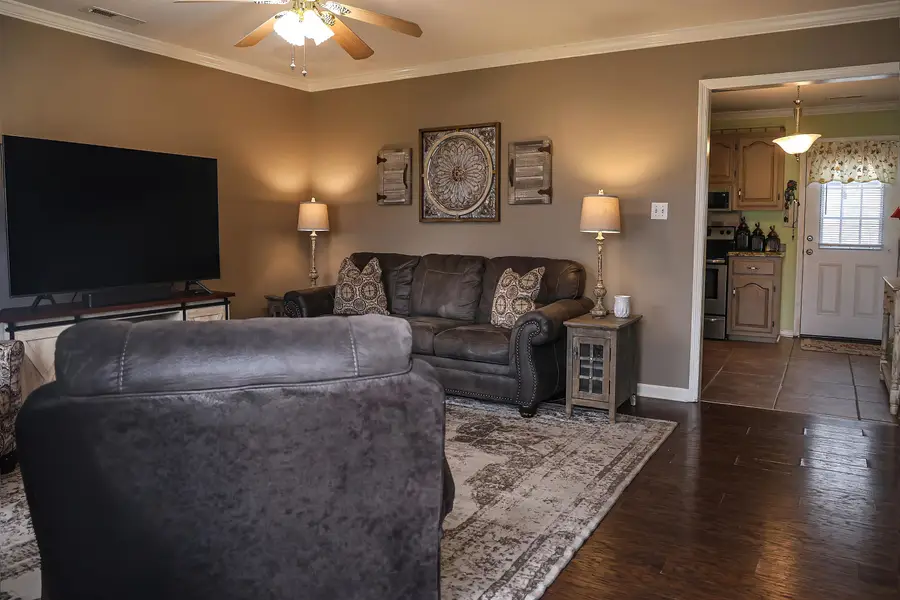 203 Sheridan Ave, Muscle Shoals, AL 35661 - #3