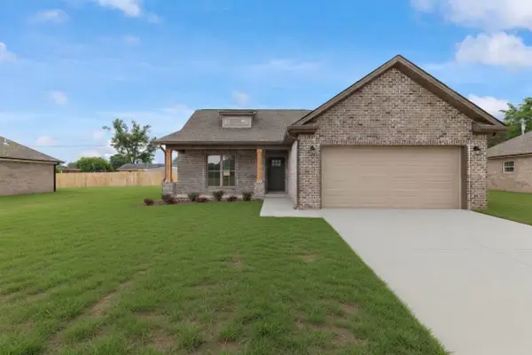 335 Knight Dr, Tuscumbia, AL 35674