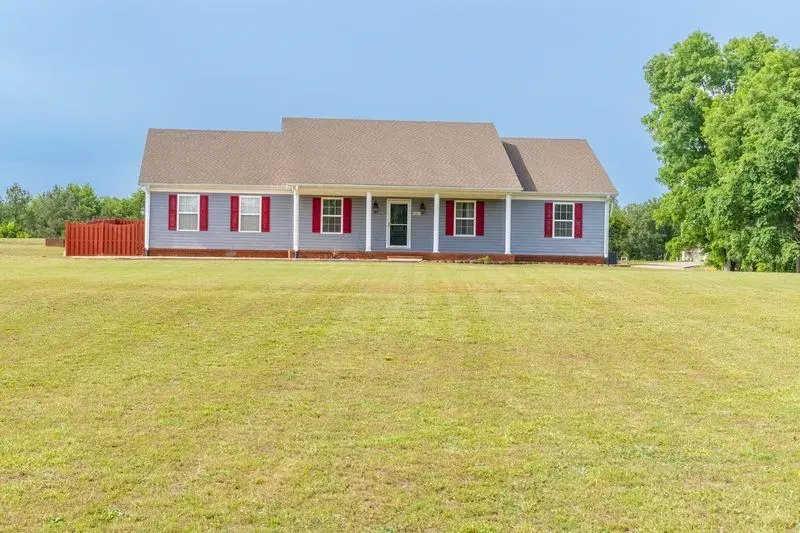 687 Co Rd 168, Killen, AL 35645 - #1