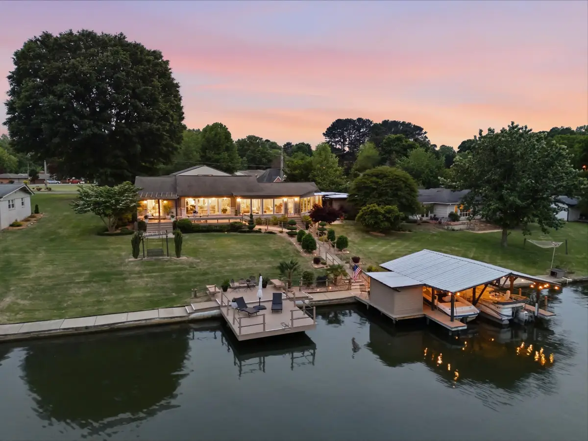 397 Acton Dr, Florence, AL 35634 - #1