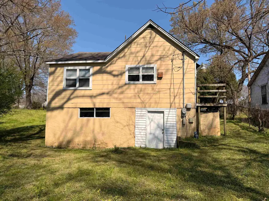 320 S Richards St, Florence, AL 35630 - #2