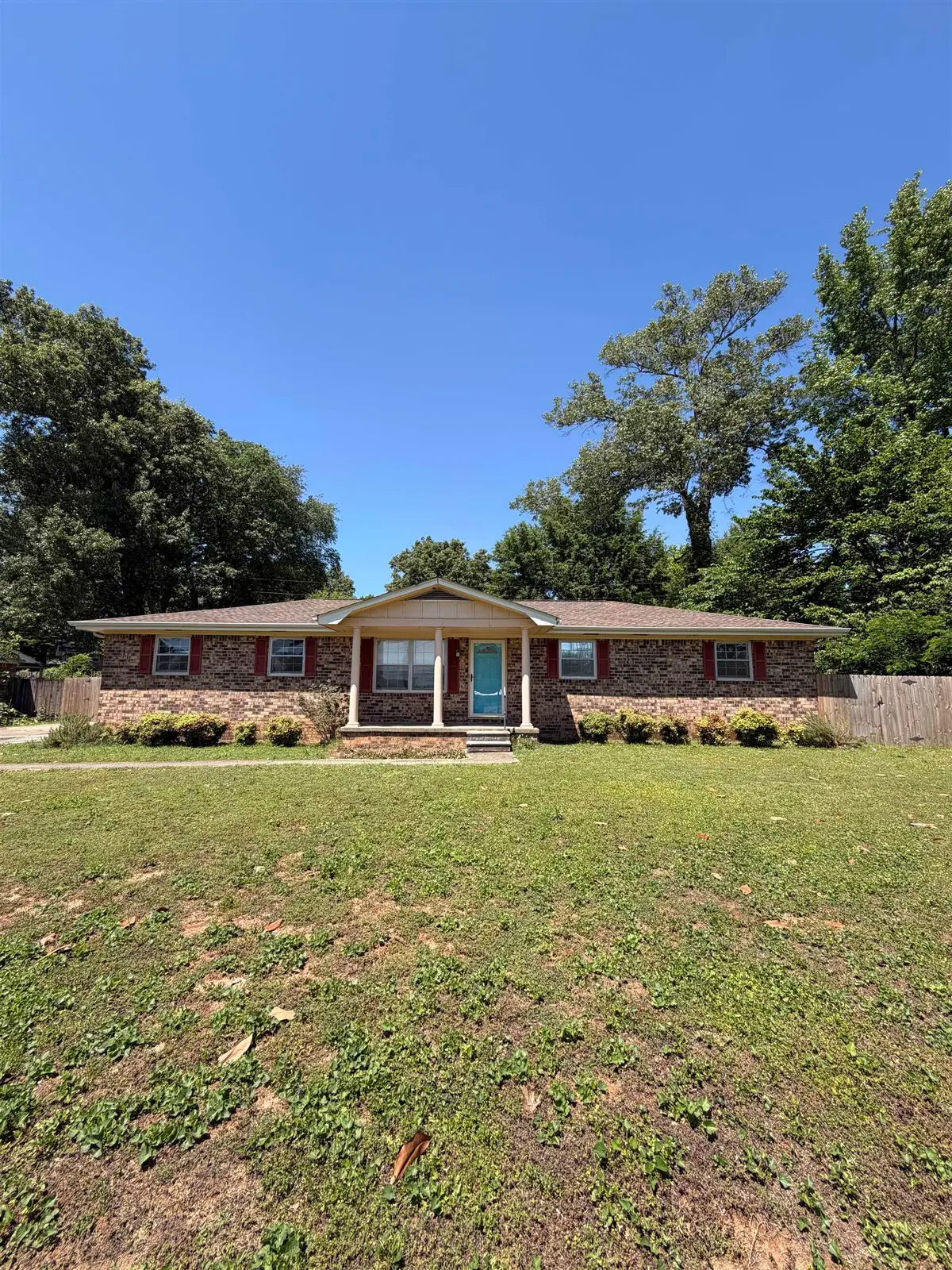 725 Dearborn St, Muscle Shoals, AL 35661 - #1