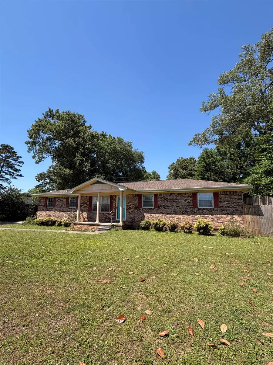 725 Dearborn St, Muscle Shoals, AL 35661 - #2